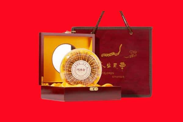 收购资讯:齐齐哈尔克山回收冬虫夏草是按克吗